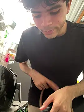 Axel-Mejia online show from 04-16-26, 07:47