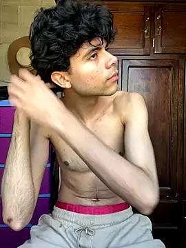 Axel-Mejia online show from 12-20-25, 03:26