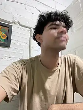 Axel-Mejia online show from 04-10-26, 01:12