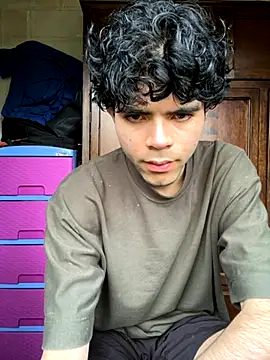 Axel-Mejia online show from 11-06-25, 01:48