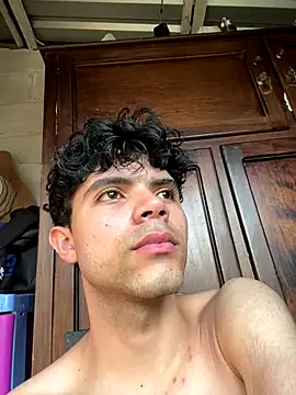 Axel-Mejia online show from 12-14-25, 08:47