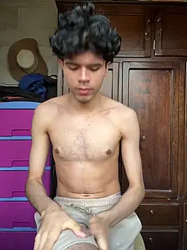 Axel-Mejia online show from 12-02-25, 01:46