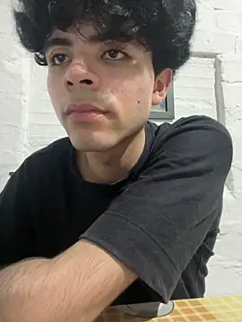 Axel-Mejia online show from 05-27-26, 01:57