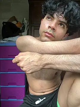 Axel-Mejia online show from 06-04-26, 07:51