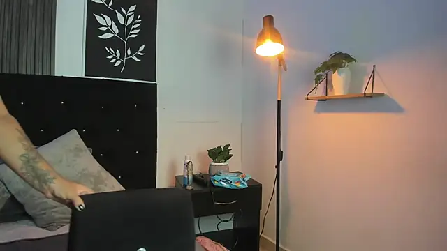 Snapshot of nanny__cute chatting on 09-12-25, 03:34 nanny cute online show from 09-12-25, 03:34