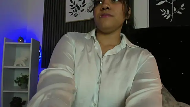 Snapshot of nanny__cute chatting on 09-14-25, 03:07 nanny cute online show from 09-14-25, 03:07