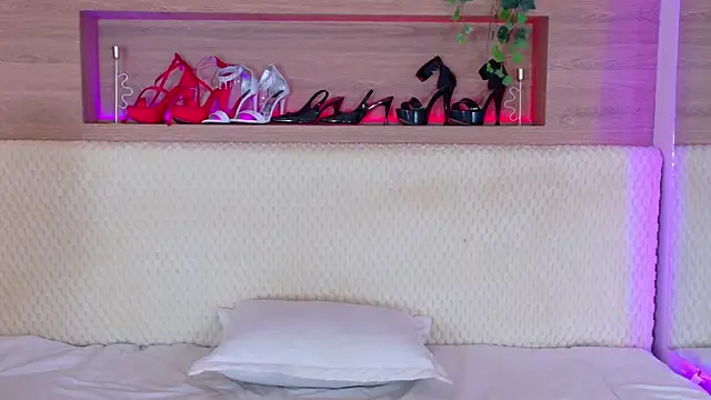 Snapshot of LexyQuin chatting on 10-09-25, 04:02 LexyQuin online show from 10-09-25, 04:02