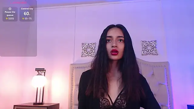 Snapshot of Leilani- chatting on 10-15-25, 11:40 Leilani- online show from 10-15-25, 11:40