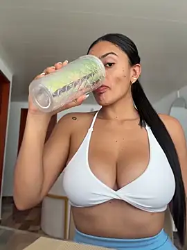 AnaaFaith  online show from 04-11-26, 05:27