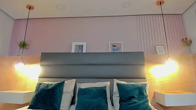 Snapshot of _emma_willliams_ chatting on 10-22-25, 01:32 emma willliams online show from 10-22-25, 01:32