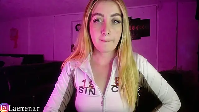 Saraa-Smith online show from 11-06-25, 03:43