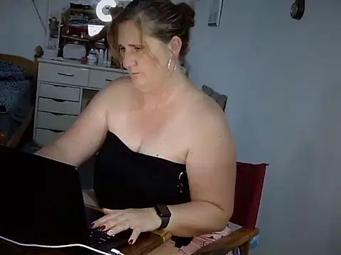 LiebeMaus online show from 10-16-25, 04:48