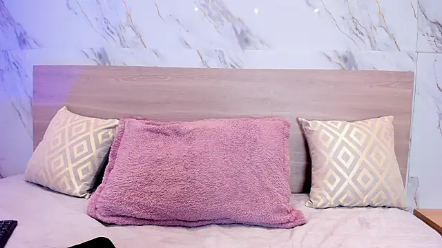 sofiagomez   online show from 01-09-26, 07:10