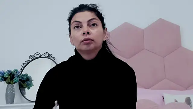 Snapshot of LadyLiia chatting on 02-21-25, 05:13 LadyLiia online show from 02-21-25, 05:13