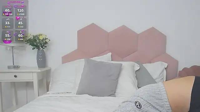 Snapshot of LadyLiia chatting on 06-25-26, 04:21 LadyLiia online show from 06-25-26, 04:21