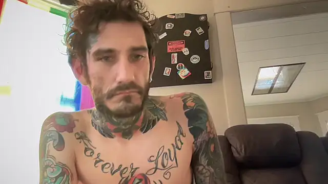 Snapshot of VeeJay48826 chatting on 09-10-25, 02:38 VeeJay48826 online show from 09-10-25, 02:38