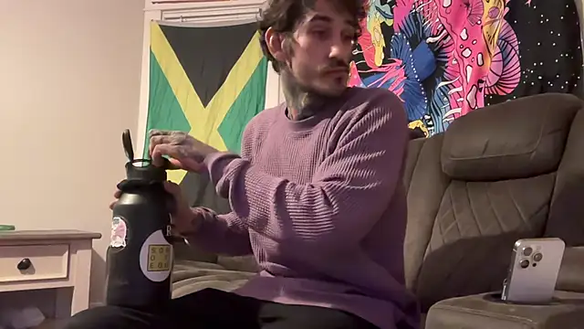 Snapshot of VeeJay48826 chatting on 10-18-25, 02:46 VeeJay48826 online show from 10-18-25, 02:46