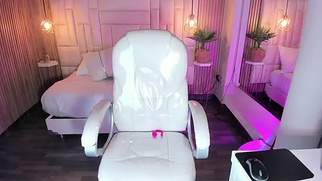 DulceGreem online show from 10-20-25, 11:55