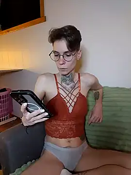 HoneySquirrel online show from 04-03-26, 06:25