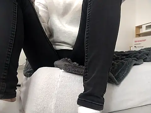 HoneySquirrel online show from 09-09-25, 03:54