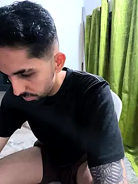 giannis090 online show from 09-30-25, 04:18