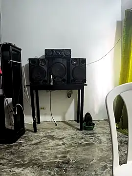 giannis090 online show from 10-17-25, 07:26