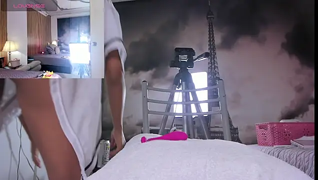 Snapshot of keeyla_stone chatting on 02-25-26, 11:48 keeyla stone online show from 02-25-26, 11:48