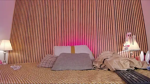 keeyla stone online show from 11-16-25, 09:41