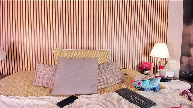 keeyla stone online show from 10-08-25, 09:48