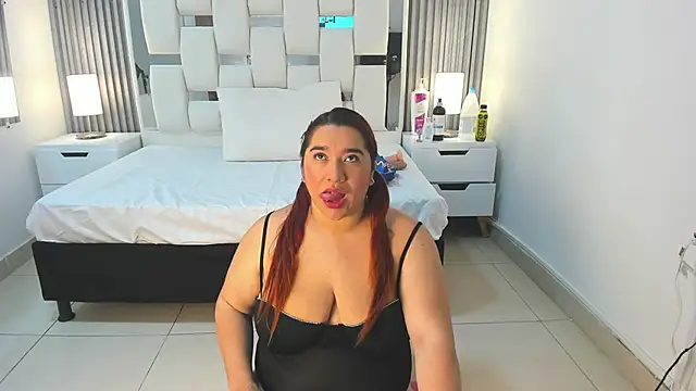 VanessaHard as online show from 10-18-25, 08:11