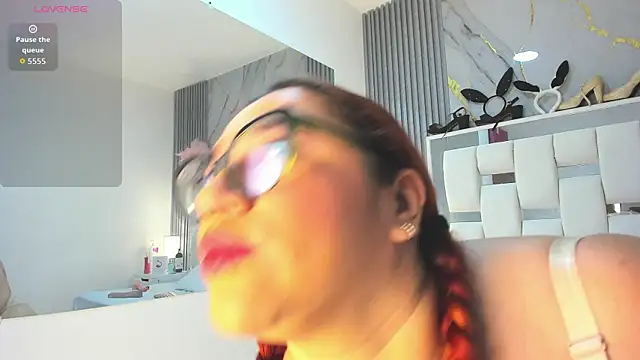 VanessaHard as online show from 11-04-25, 07:39