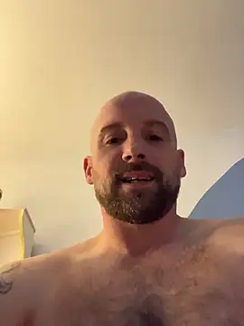 Snapshot of Mrbenm chatting on 10-27-25, 07:53 Mrbenm online show from 10-27-25, 07:53