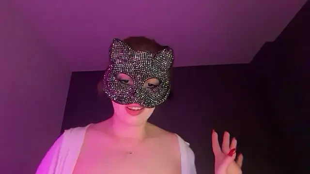 Lunahadidd online show from 04-24-26, 06:10