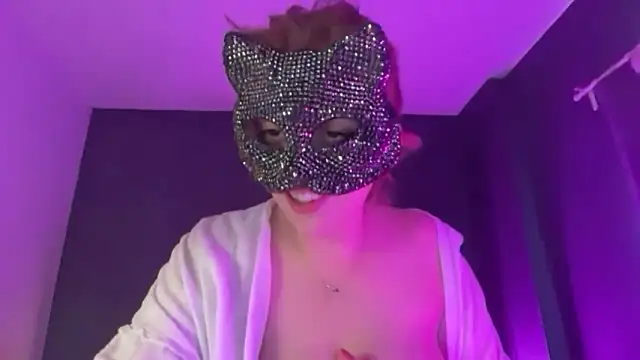 Lunahadidd online show from 04-12-26, 11:13