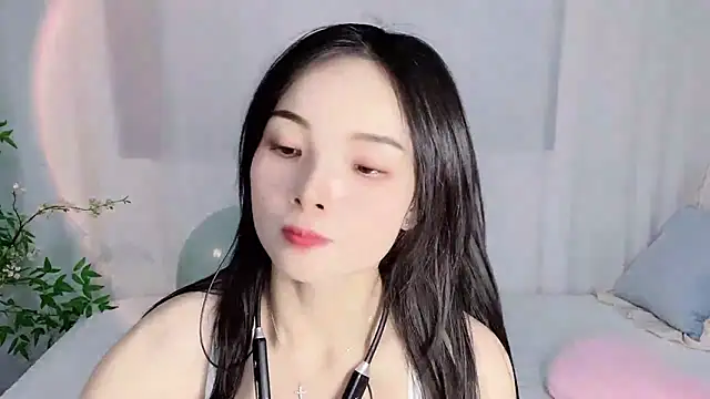 Snapshot of Tangbao-Baby chatting on 10-02-25, 12:30 Tangbao-Baby online show from 10-02-25, 12:30
