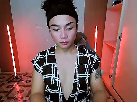 YourNikkieXxx online show from 03-27-26, 12:06