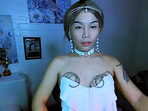 YourNikkieXxx online show from 10-16-25, 11:29