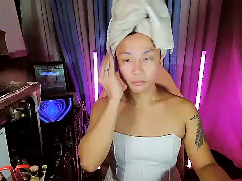 Snapshot of YourNikkieXxx chatting on 06-12-26, 03:21 YourNikkieXxx online show from 06-12-26, 03:21