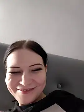 DragonFoxie online show from 10-15-25, 10:07