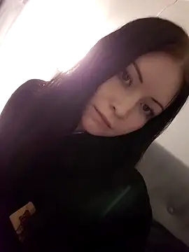 DragonFoxie online show from 10-26-25, 04:40