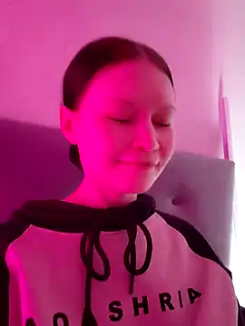 DragonFoxie online show from 11-14-25, 04:43