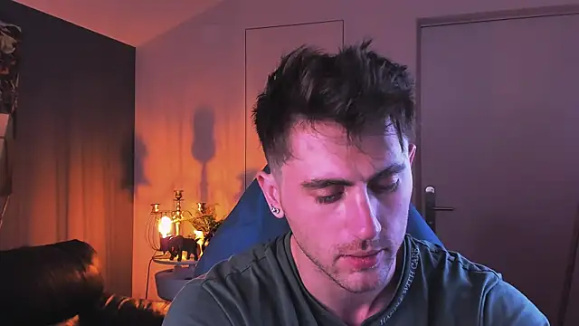 Oscar Miller  online show from 10-05-25, 09:05