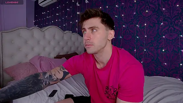 Oscar Miller  online show from 11-21-25, 09:03