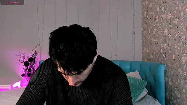 Snapshot of Oscar_Miller_ chatting on 02-08-26, 09:45 Oscar Miller online show from 02-08-26, 09:45