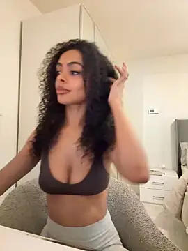 yasmingarcia online show from 12-05-25, 02:04