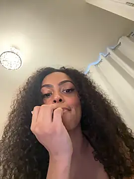 yasmingarcia online show from 11-07-25, 12:10