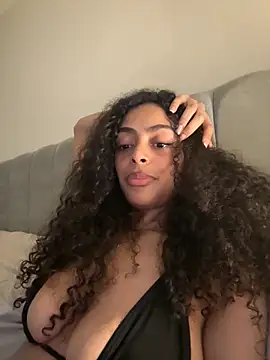 yasmingarcia online show from 12-02-25, 02:19