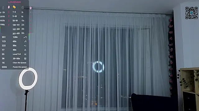 IsobelCashin online show from 11-28-25, 03:07