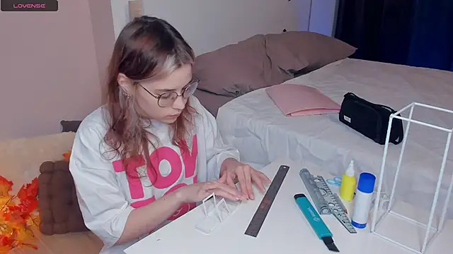 VedaSchulz online show from 11-26-25, 07:03