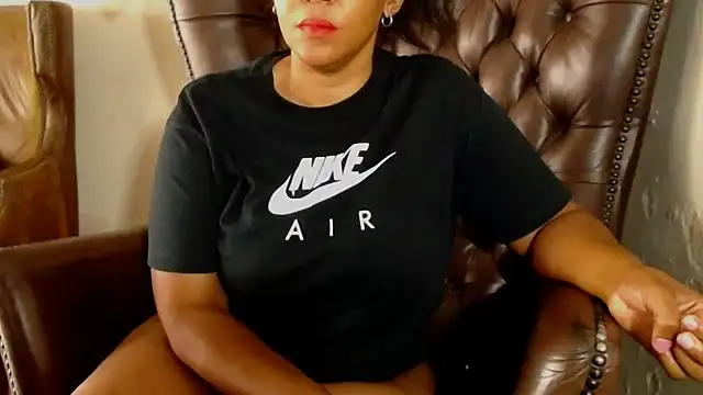 CandyCurvyyxx online show from 11-05-25, 09:56